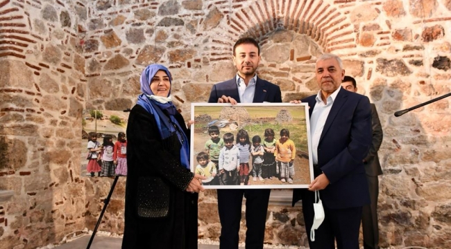 'MUTFAKSIZ KADINLAR' SERGİSİ BEŞİKTAŞ'TA ZİYARETÇİLERİYLE BULUŞTU