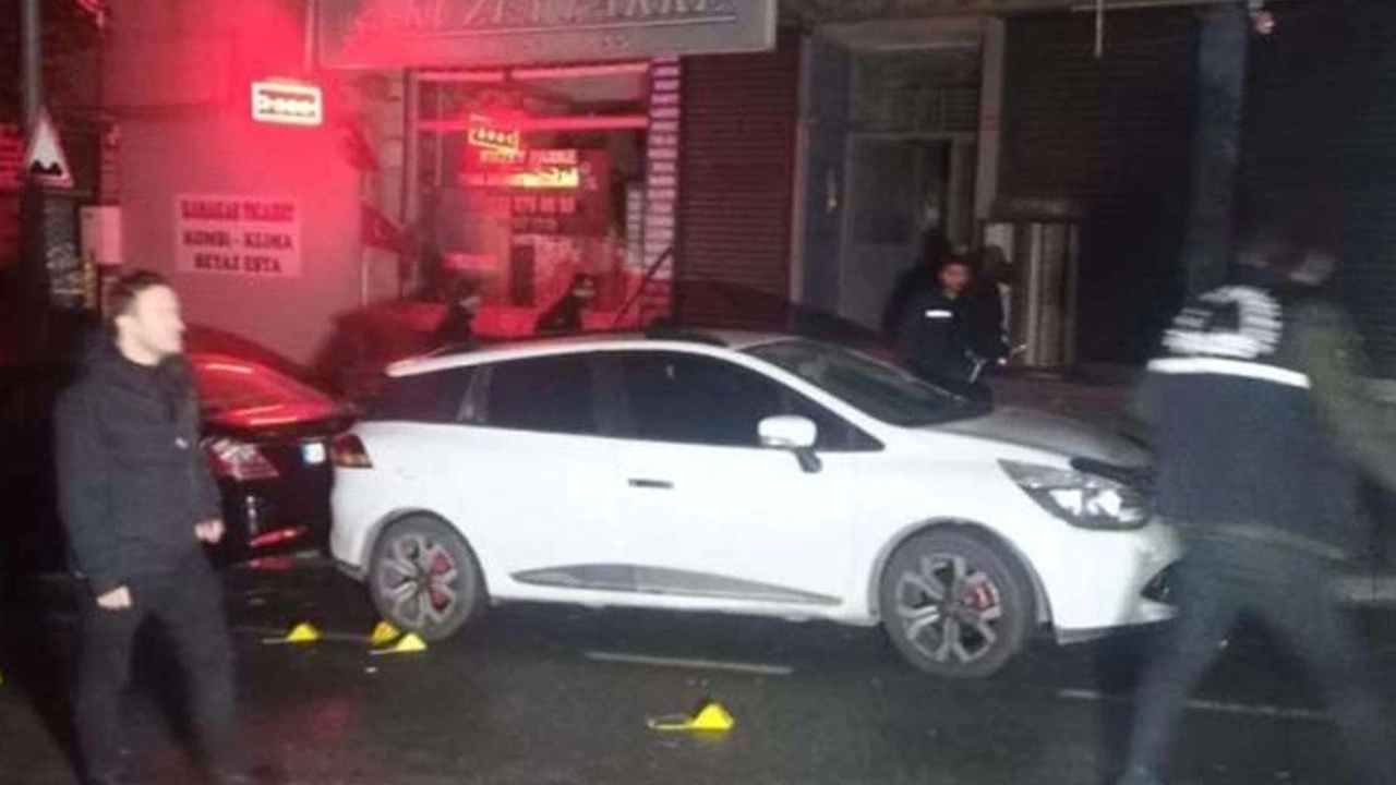 İstanbul'da eğlence mekanı önünde silahlı çatışma: 1 ölü