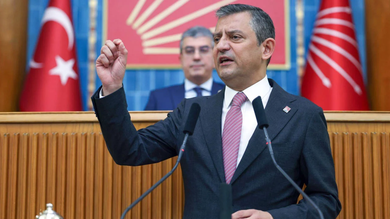 Anayasa talebine kapılar kapatıldı